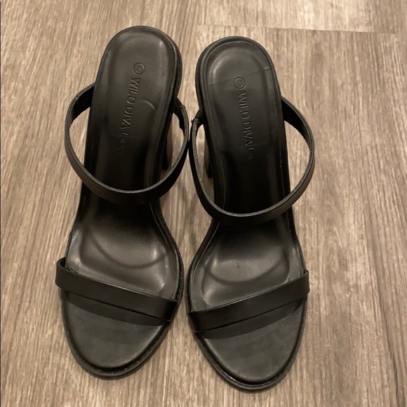 ❌SOLD❌ Wild Diva Double Strap Heels size 8 - Picture 2 of 5